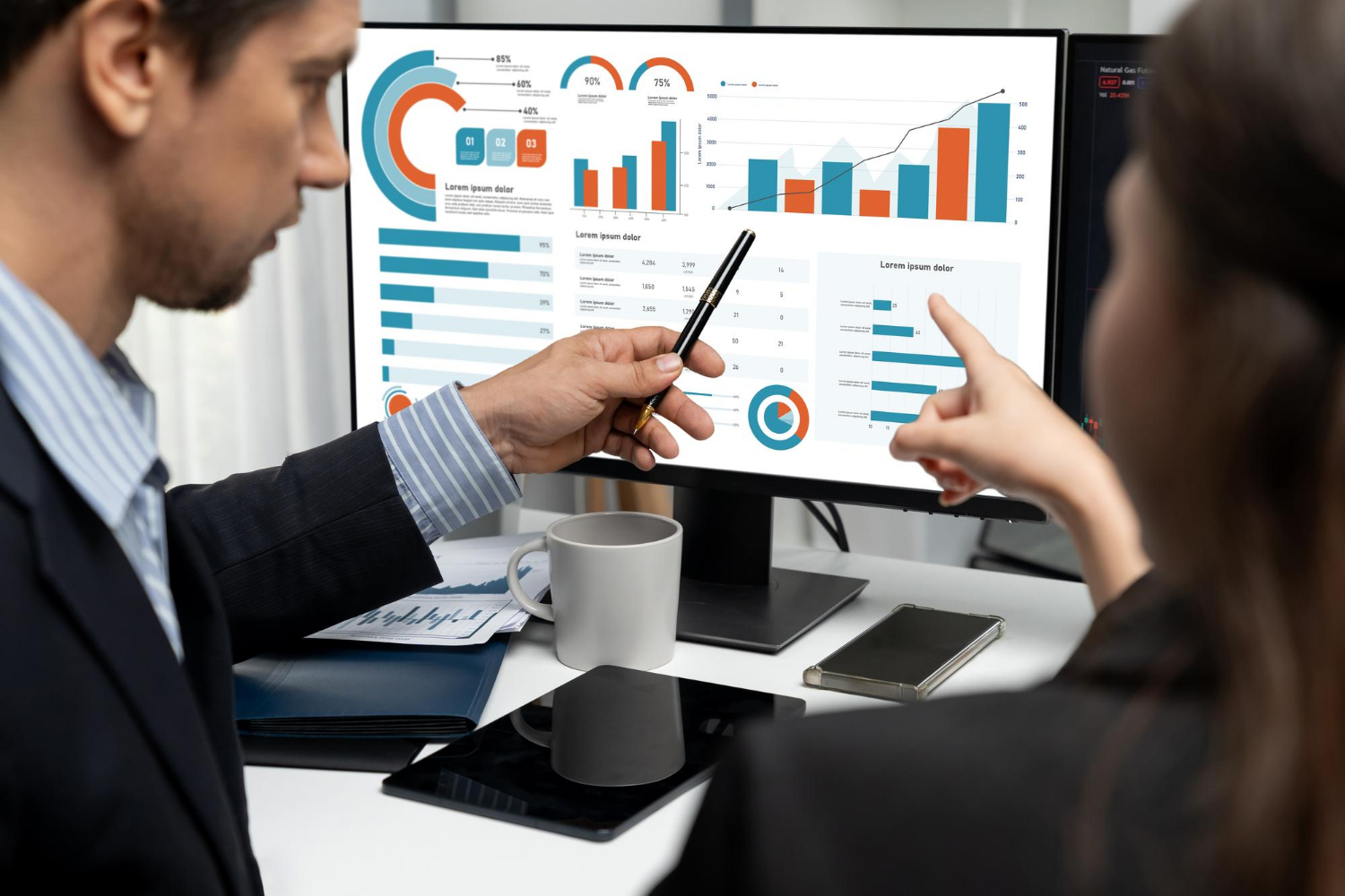 Clinical Analytics and Reporting Platform for Healthcare Insights - MidWire2020